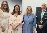 Reconhecimento: Lícia Fragoso recebe Medalha Maria Quitéria