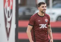Recuperado de lesão, Rúben Ismael participa de coletivo em treino