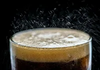 Refrigerante que promete quebrar Coca-Cola volta ao mercado a R$ 0,64 imagem