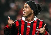 Ronaldinho Gaúcho se aventura na música e lança álbum; conheça imagem