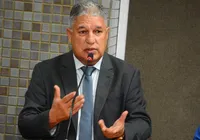 Rosemberg, no furacão, quer abrir as portas do paraíso para velhos imagem