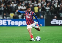 Saiba para quem na arquibancada Juba deu camisa da Seleção