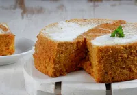 Sem açúcar e farinha: veja bolo de cenoura que fica pronto em 35 minutos imagem