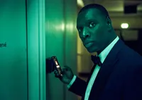 Série da Netflix está sendo comparada a roubo no Louvre; entenda imagem