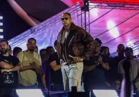 Show de Leo Santana é adiado após 4h de atraso