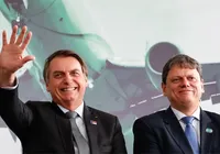 Tarcísio visita Bolsonaro em prisão domiciliar para tratar de eleição imagem