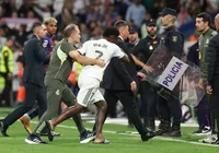 VÍDEO: Vini Jr. se revolta em polêmicas durante Real Madrid x Barcelona imagem