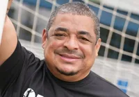 Vampeta vs 14 criadoras de conteúdo: ex-jogador busca namoro imagem