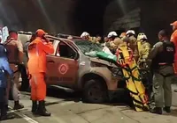 Viatura bate durante perseguição e deixa policiais feridos em Salvador imagem