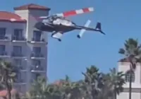 Vídeo: helicóptero cai em Los Angeles e deixa cinco pessoas feridas