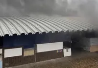 Vídeo: incêndio em feira popular deixa três pessoas feridas na Bahia imagem