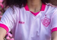 Vitória lança camisa para campanha do Outubro Rosa; veja fotos