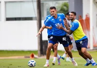 Zagueiros treinam no campo em reapresentação do Bahia; saiba mais imagem