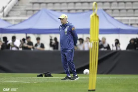 Ancelotti busca equilíbrio no meio-campo e aposta em ajustes táticos - Imagem