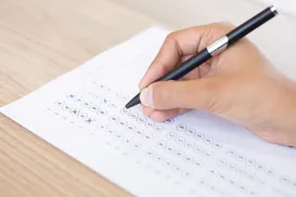 Atriz da Globo faz prova do Enem pela primeira vez aos 61 anos - Imagem