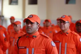 Câmara aprova benefício para policiais e bombeiros aposentados - Imagem