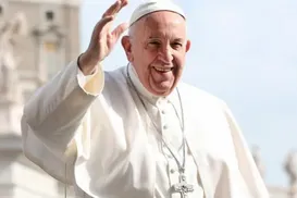 Câmera do papa Francisco é leiloada por R$ 40,4 milhões - Imagem