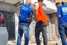 Codesal e Sedur vistoriam partes ameaçadas após desabamento com 3 mortes - Imagem