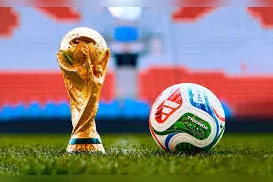 Do Big Bang à trionda: o fascínio da bola e o novo futebol ofensivo - Imagem