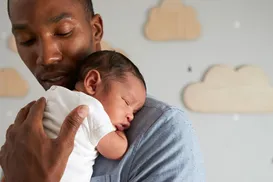 Licença-paternidade de até 20 dias: um passo para reduzir desigualdades - Imagem