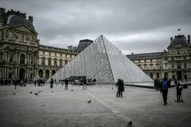Louvre anuncia fechamento de sala rara após inspeção revelar perigo - Imagem