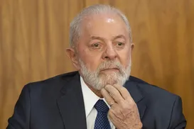 Lula festeja o fim do tarifaço e a direita se cala, esperando Tarcísio - Imagem