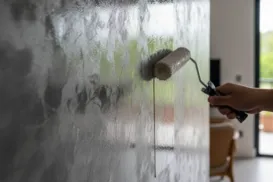 Mistura de cimento e verniz gera tinta poderosa que renova parede - Imagem