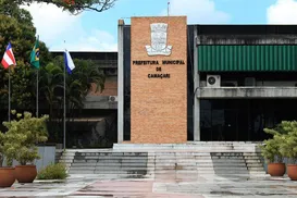 Prefeitura vai distribuir 40 mil pares de tênis novos para alunos - Imagem