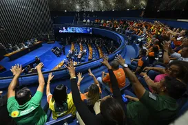 Senado aprova pauta-bomba que pode trazer rombo de bilhões ao governo - Imagem