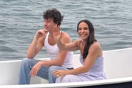 Shawn Mendes passeia de barco com Ivete Sangalo na Gamboa - Imagem