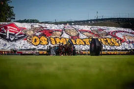 Vitória e Sport já tomaram mais de cem gols no Brasileirão 2025 - Imagem