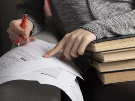 Prefeitura abre concurso mais de 500 vagas com salários de até R$ 4,8 mil - Imagem