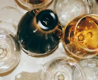 A série famosa que “previu” casos de intoxicação com metanol no Brasil