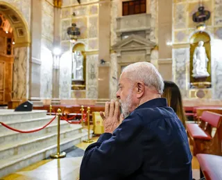 Após pane em avião, Lula vai à igreja com Janja e agradece "proteção"
