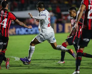 Baralhas garante dedicação máxima no Ba-Vi: "Tem que comer grama"