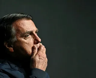 Bolsonaro piora e é atendido às pressas após nova crise