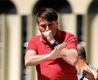 Bolsonaro se recupera de crise de soluços e vômito intenso