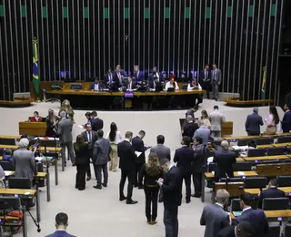 Câmara aprova pauta-bomba com impacto de até R$ 200 bi para União