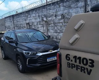 Carro de nutricionista é localizado no Calabetão, próximo à BR-324