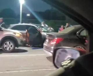 Carros se envolvem em engavetamento na Paralela; imagem impressiona