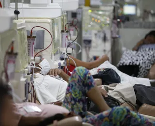 Cegueira, tontura, vômitos e mais: os sintomas de ingerir metanol em bebidas