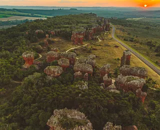 Cidade de pedra: veja destino que atrai turistas ao interior do Brasil