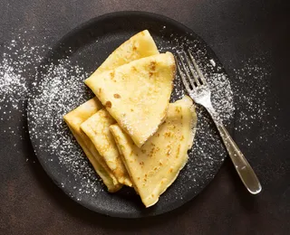 Crepe de sanduicheira rápido: lanche saboroso fica pronto em 5 minutos