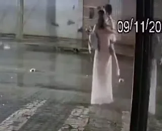 Criança de 4 anos é atropelada junto com a mãe e fica em estado grave