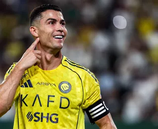 Cristiano Ronaldo vira o primeiro jogador bilionário da história