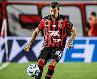 Desfalque: Vitória perde defensor titular para duelo com o Corinthians