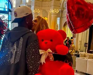 Diamantes e muito luxo: o pedido de namoro milionário de Vini Jr. e Virginia