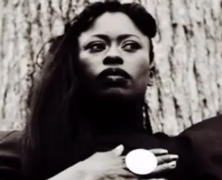 E se o povo negro não tivesse vindo em navios negreiros, mas em úteros?