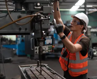 Em alta! 5 profissões que pagam R$ 15 mil sem necessidade de diploma