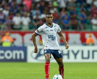Erick presta homenagem à torcida do Bahia em retorno após cinco meses
